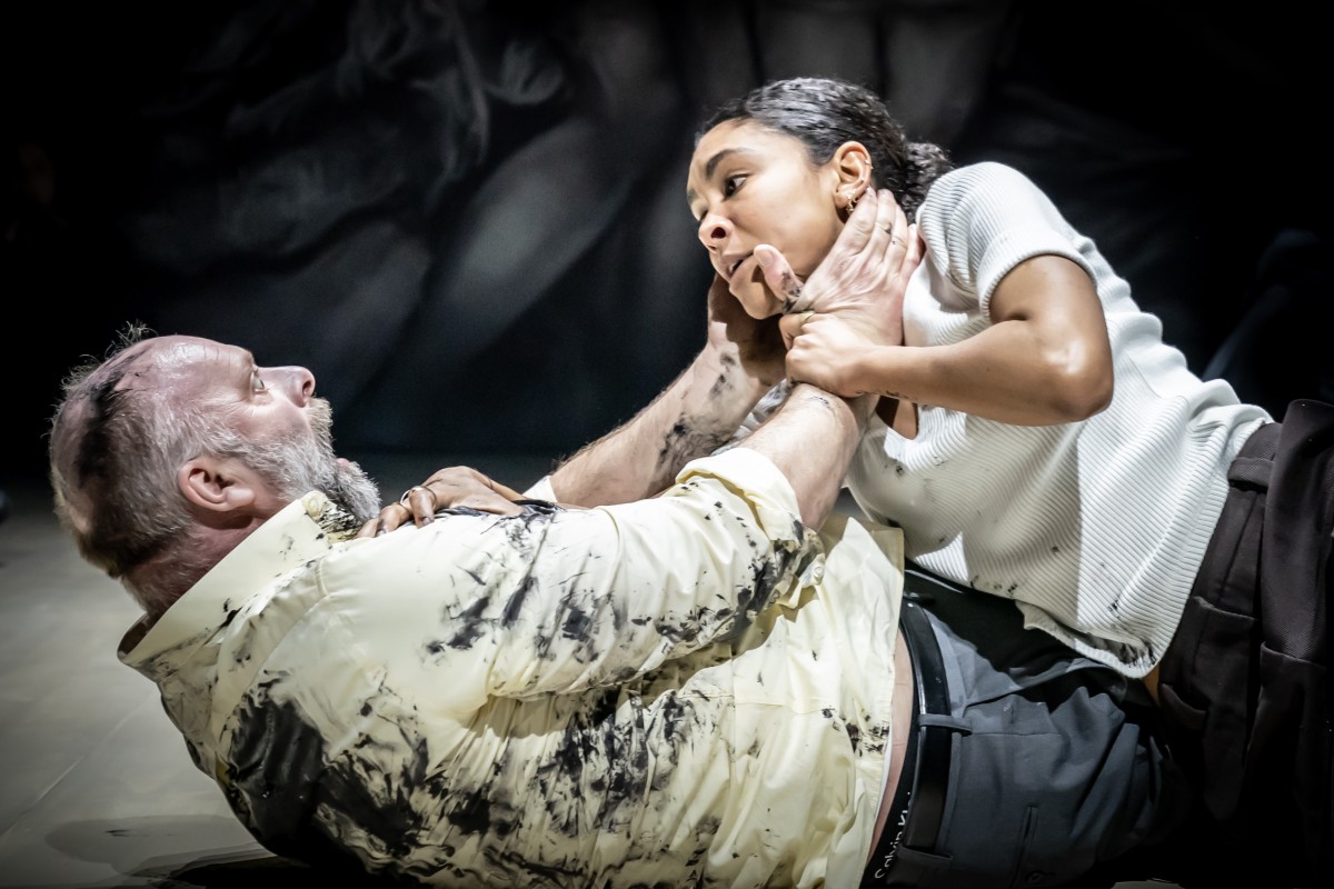 Nigel Barret as Caesar and Thalissa Teixeira as Brutus in Julius Caesar - Photo: Marc Bremner / RSC