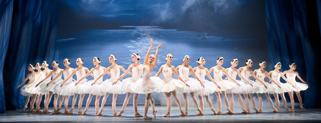 Varna International Ballet's Swan Lake - Photo: Varna / Norwich Theatre
