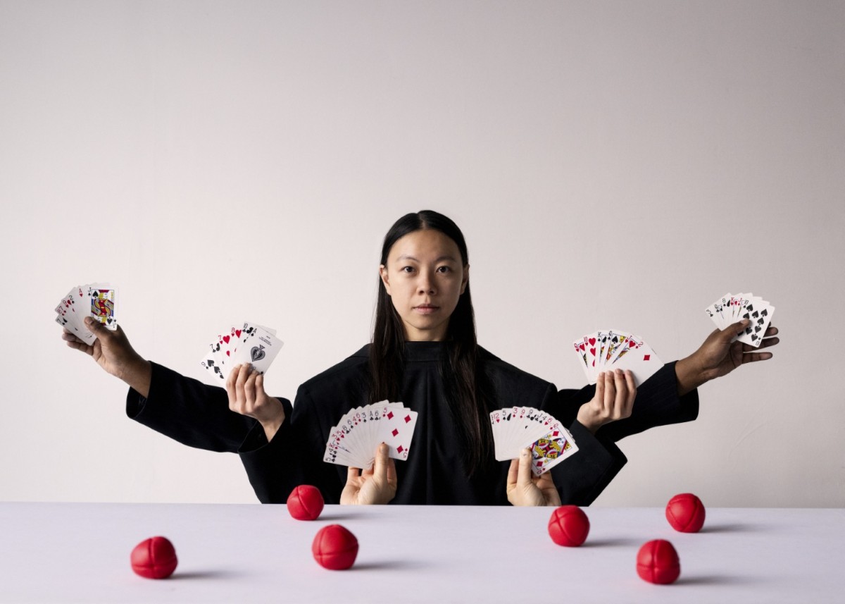 Gandini Juggling's Heka - Photo: Camilla Greenwell
