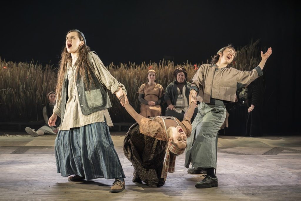 Hannah Bristow (Chava), Natasha Jules Bernard (Tzeitel), Georgia Bruce (Hodel) - Photo: Marc Brenner