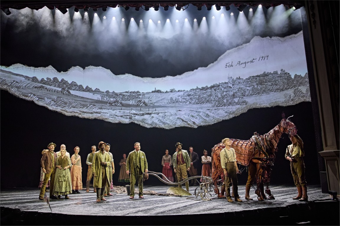 Cast of War Horse - Photo: Brinkhoff Moegenburg