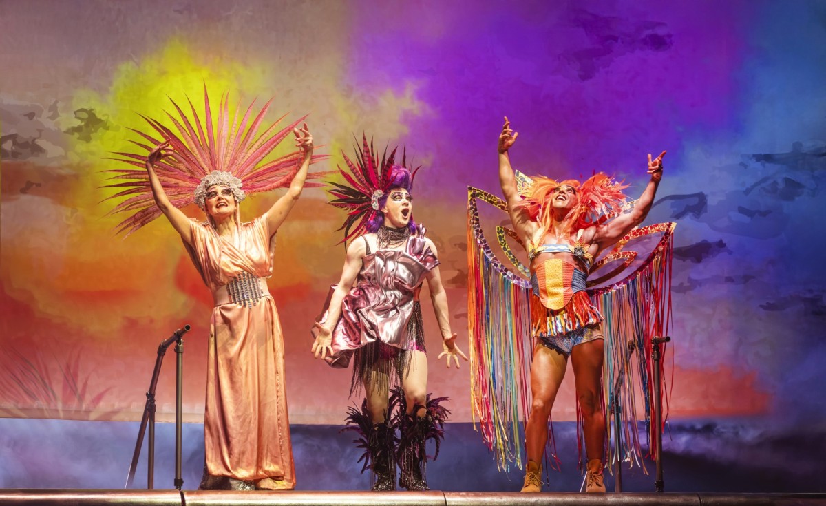 Priscilla Queen of The Desert - Photo: Pamela Raith Photography