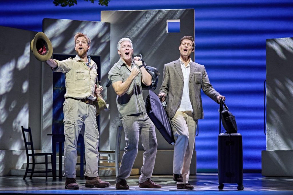 Mark Goldthrop as Bill, Luke Jasztal as Sam, Richard Meek as Harry - Photo: Brinkhoff Moegenburg